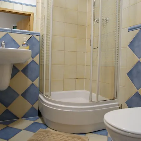 ベッド・アンド・ブレックファスト Na Skrocie