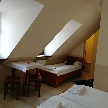 Na Skrocie 3*