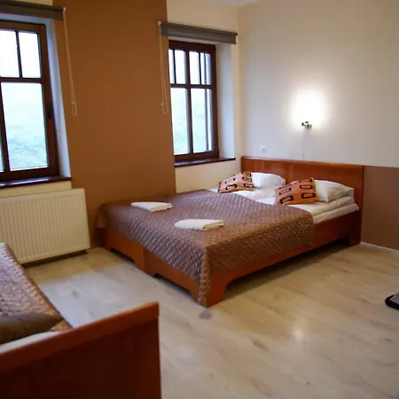 Nocleg ze śniadaniem Na Skrocie 3*